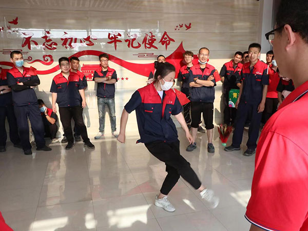 運動“新”精彩 健康我快樂 運動“新”精彩 健康我快樂